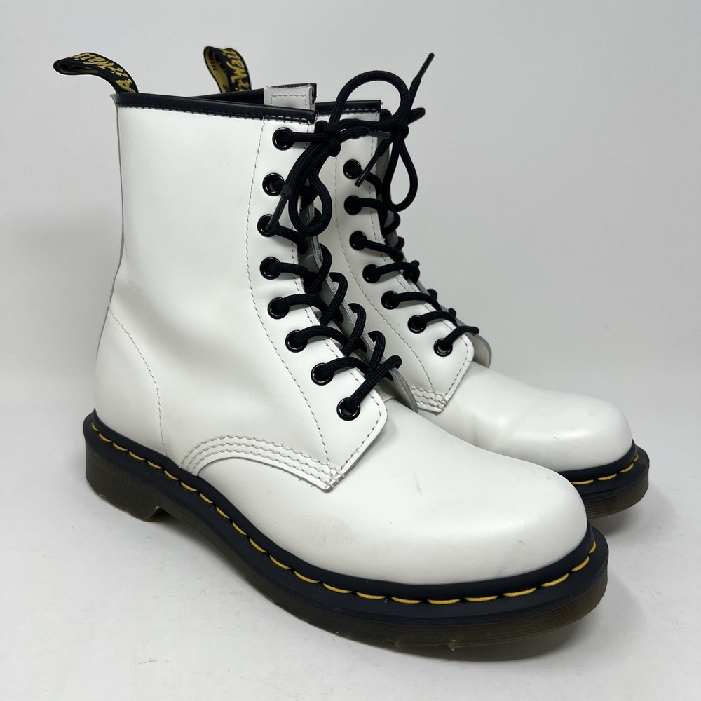 Dr. Doc Martens 1460 White Smooth Leather Boots 8-Eye Lace Up Women's US 8 11821